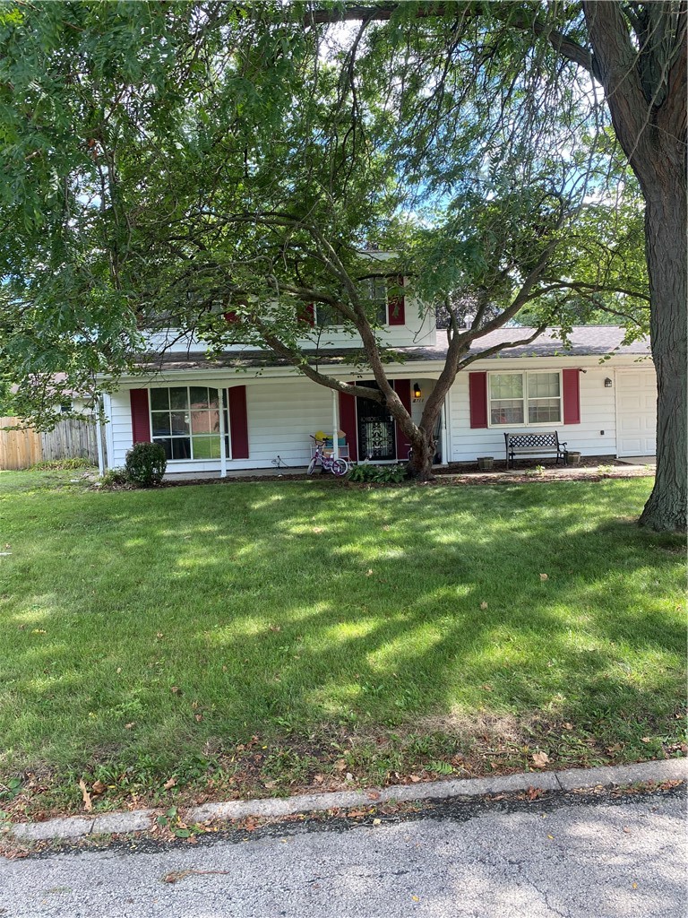 2711 Maplewood Drive Property Photo 1