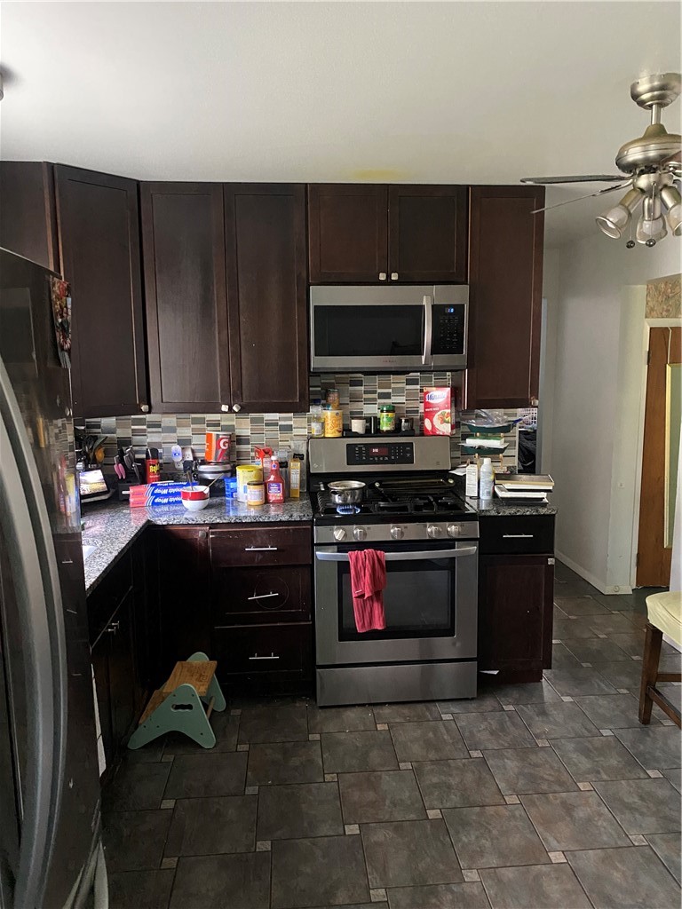 2711 Maplewood Drive Property Photo 4