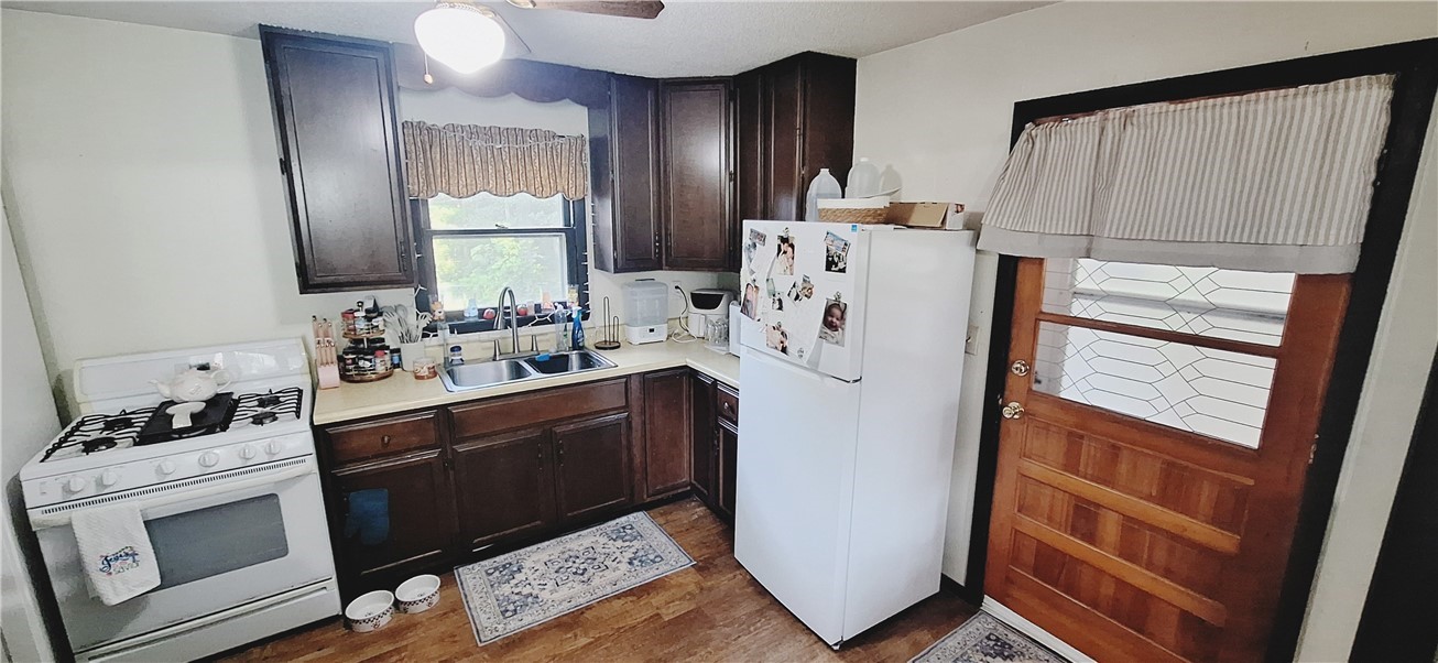 3701 Crestwood Circle Drive Property Photo 4