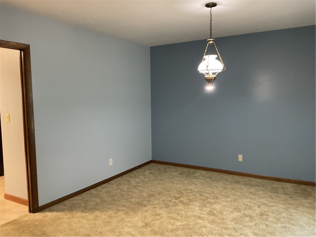 710 Warren Street Property Photo 6