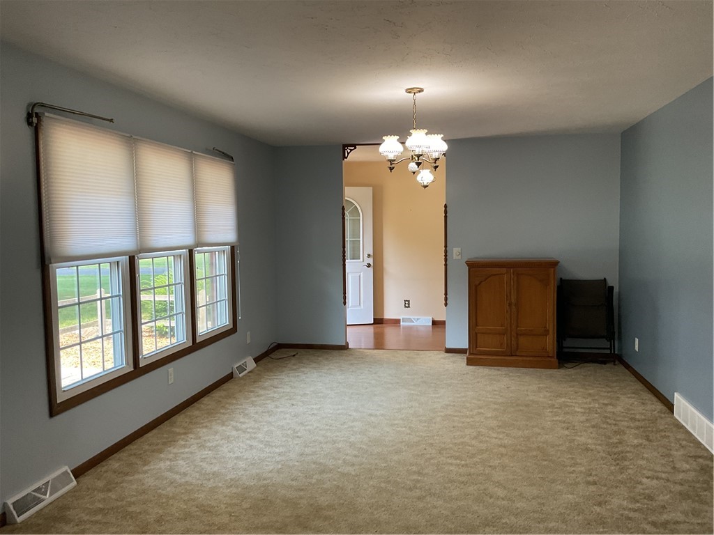 710 Warren Street Property Photo 7