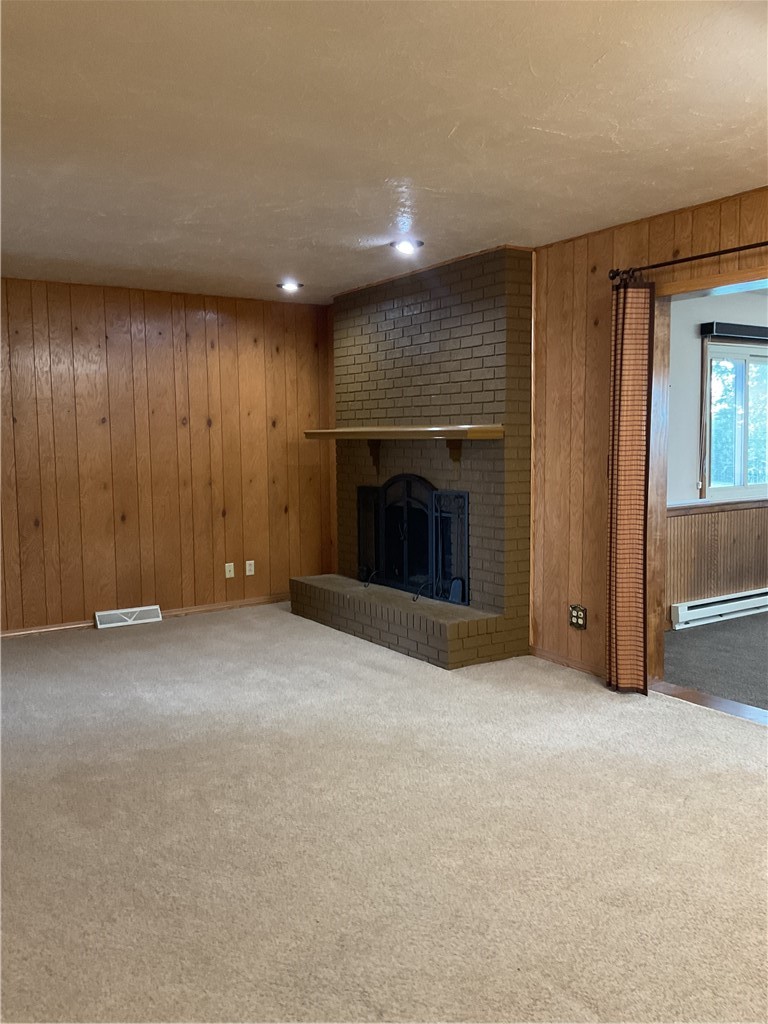 710 Warren Street Property Photo 14