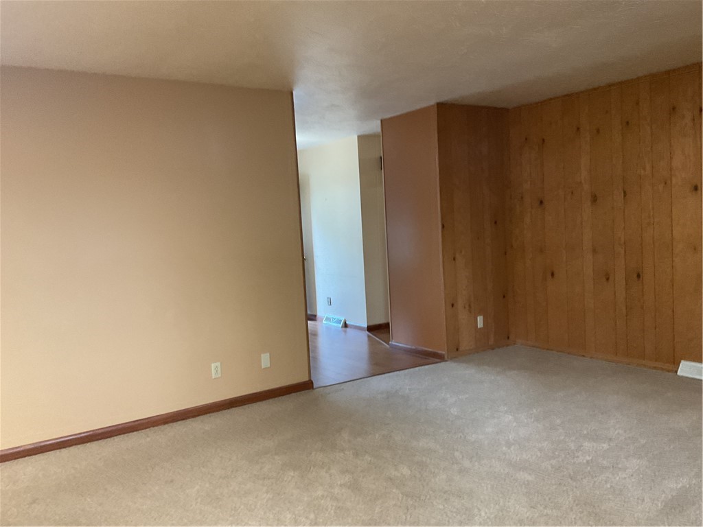 710 Warren Street Property Photo 19