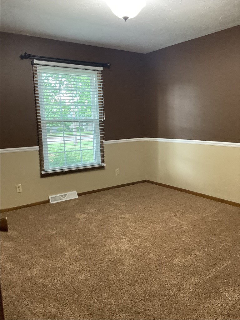 710 Warren Street Property Photo 21