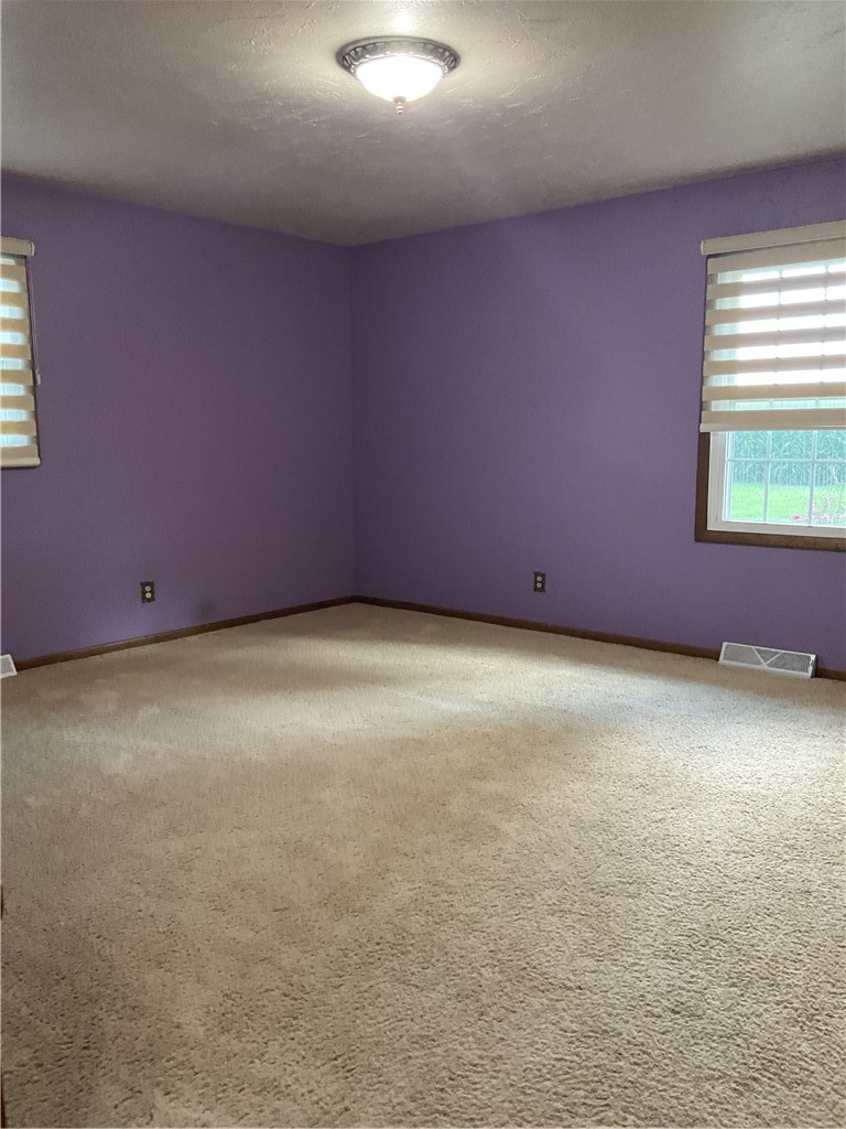 710 Warren Street Property Photo 23