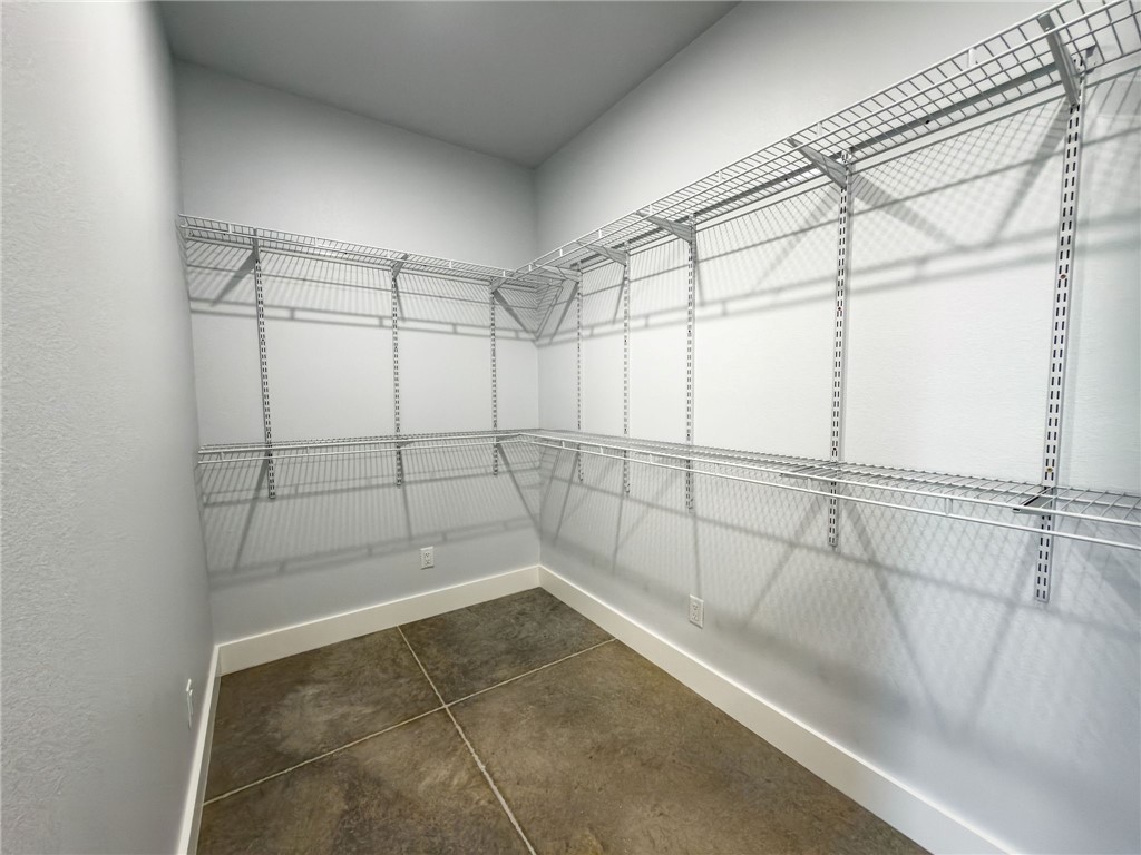509 E Iowa Street Property Photo 20