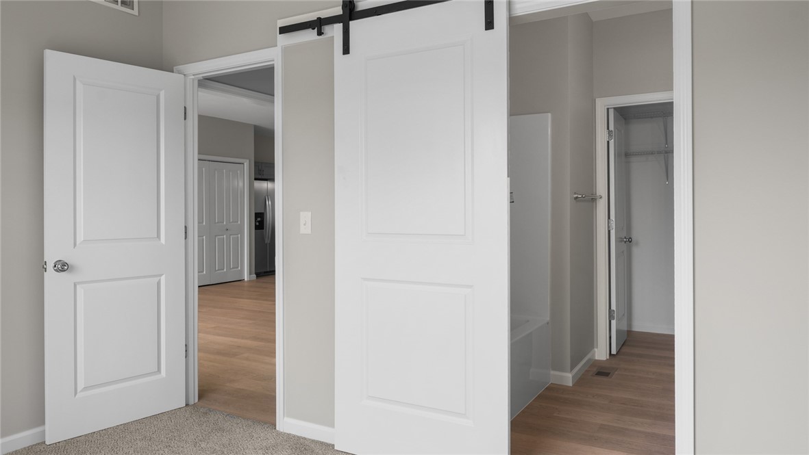 1209 S Smith Road Property Photo 14