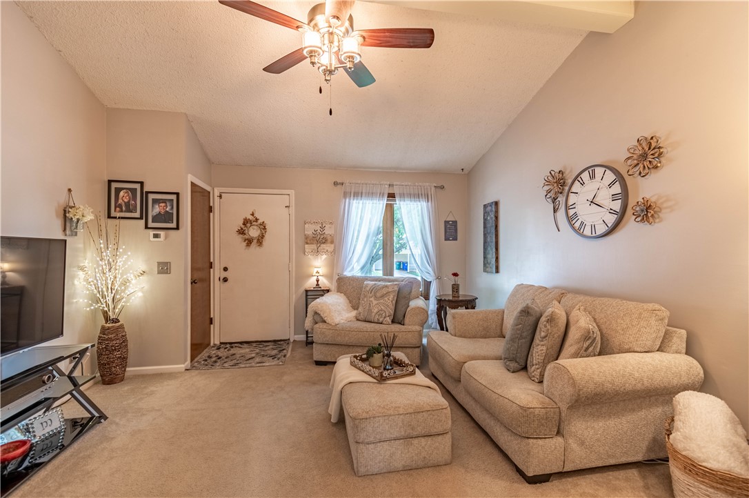 2893 Grove Court Property Photo 4