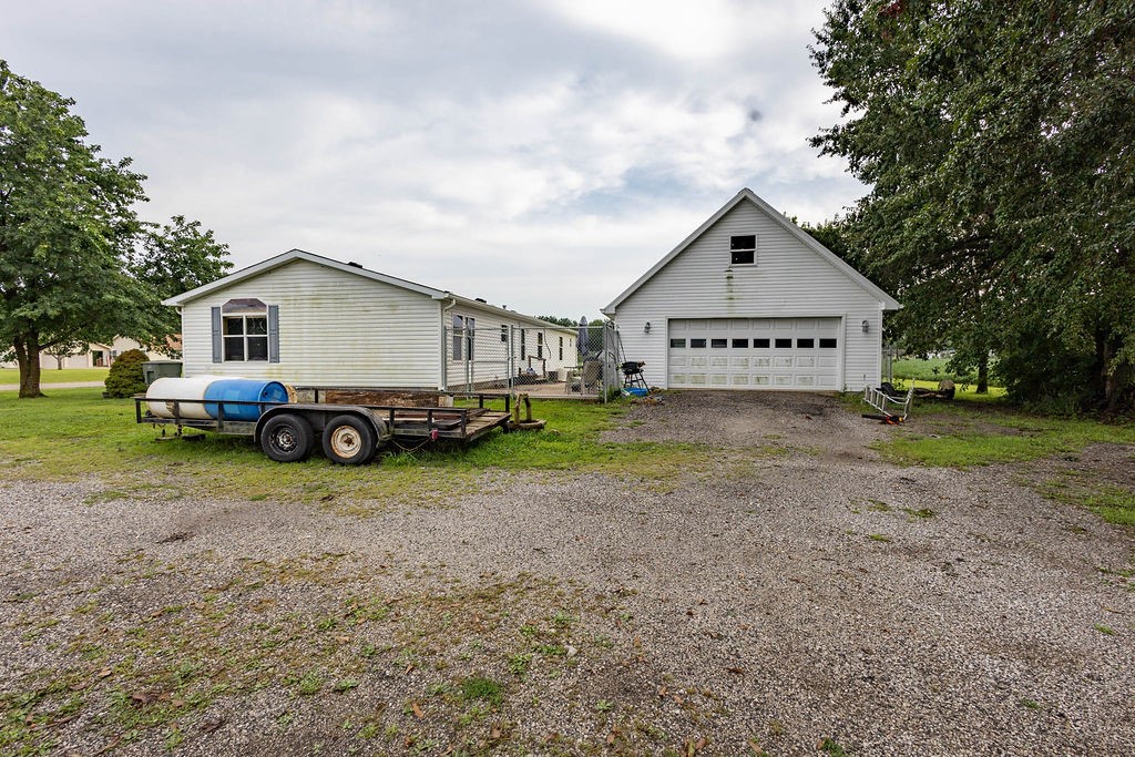 632 Lucas Lane Property Photo 8
