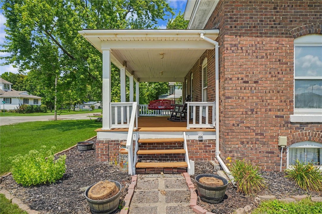 302 S Olmstead Street Property Photo 4