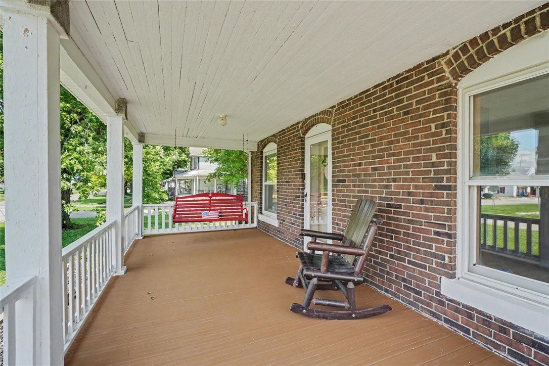 302 S Olmstead Street Property Photo 5