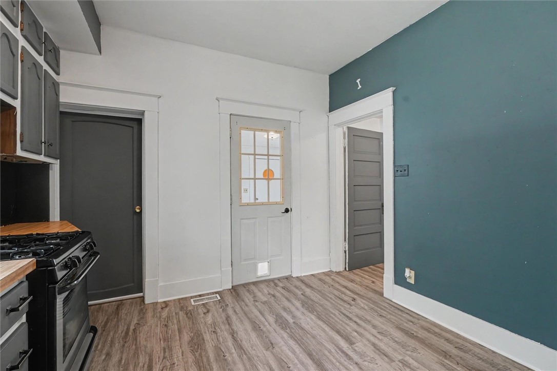 302 S Olmstead Street Property Photo 18