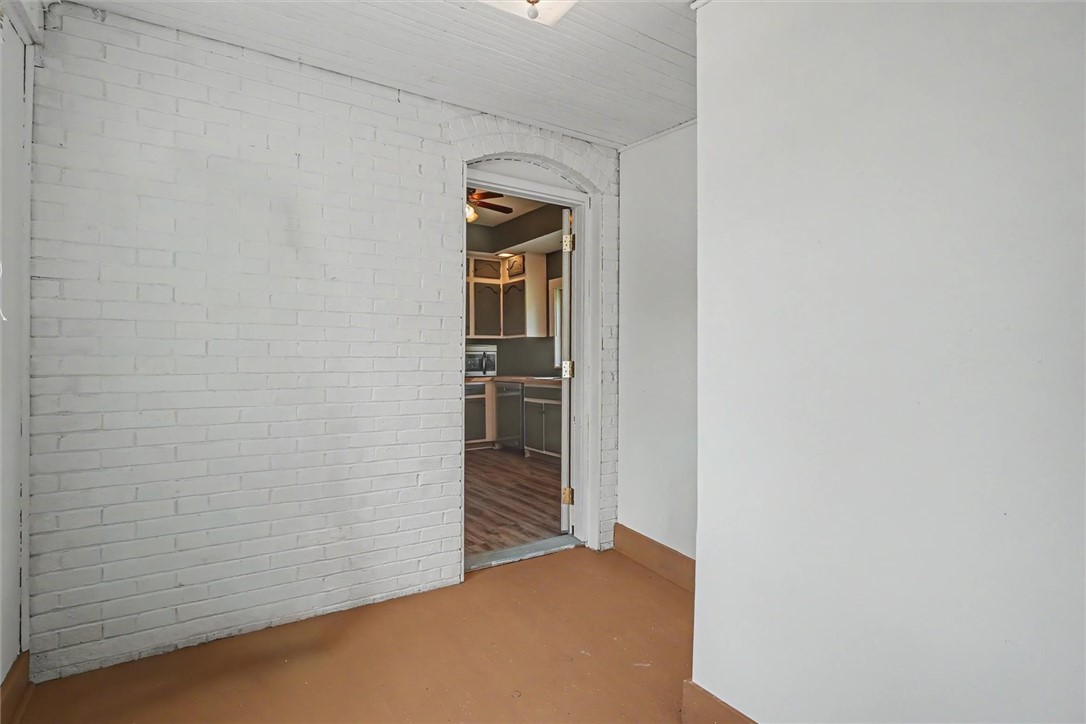 302 S Olmstead Street Property Photo 22