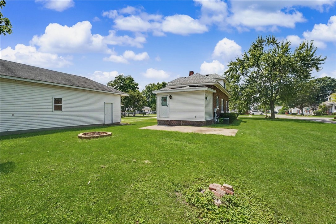 302 S Olmstead Street Property Photo 37