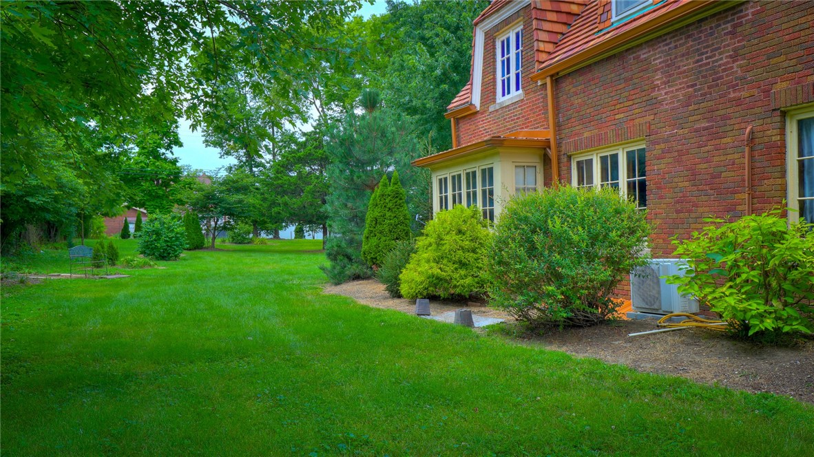 165 N Park Place Property Photo 6