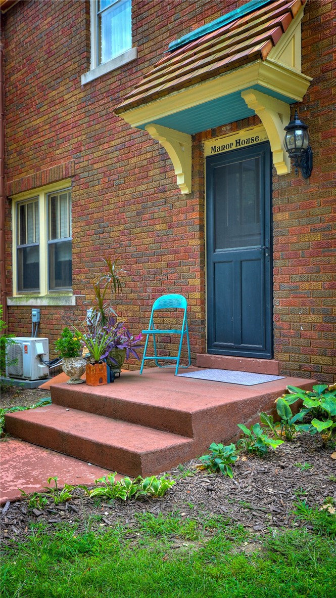 165 N Park Place Property Photo 10