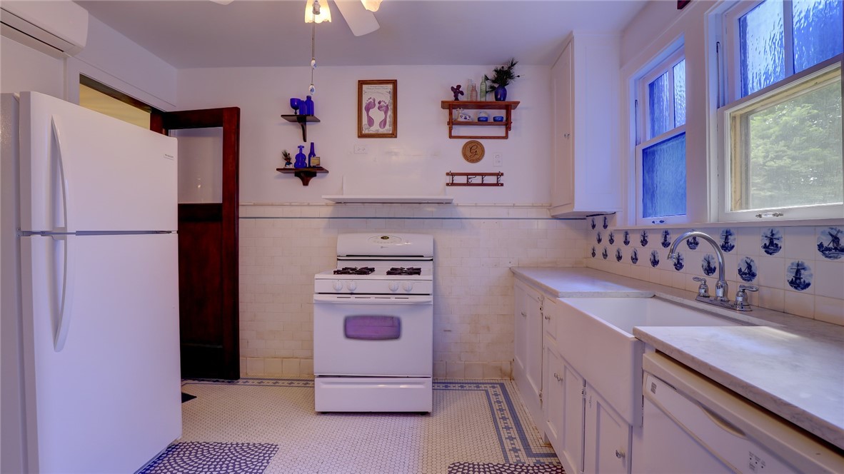 165 N Park Place Property Photo 20