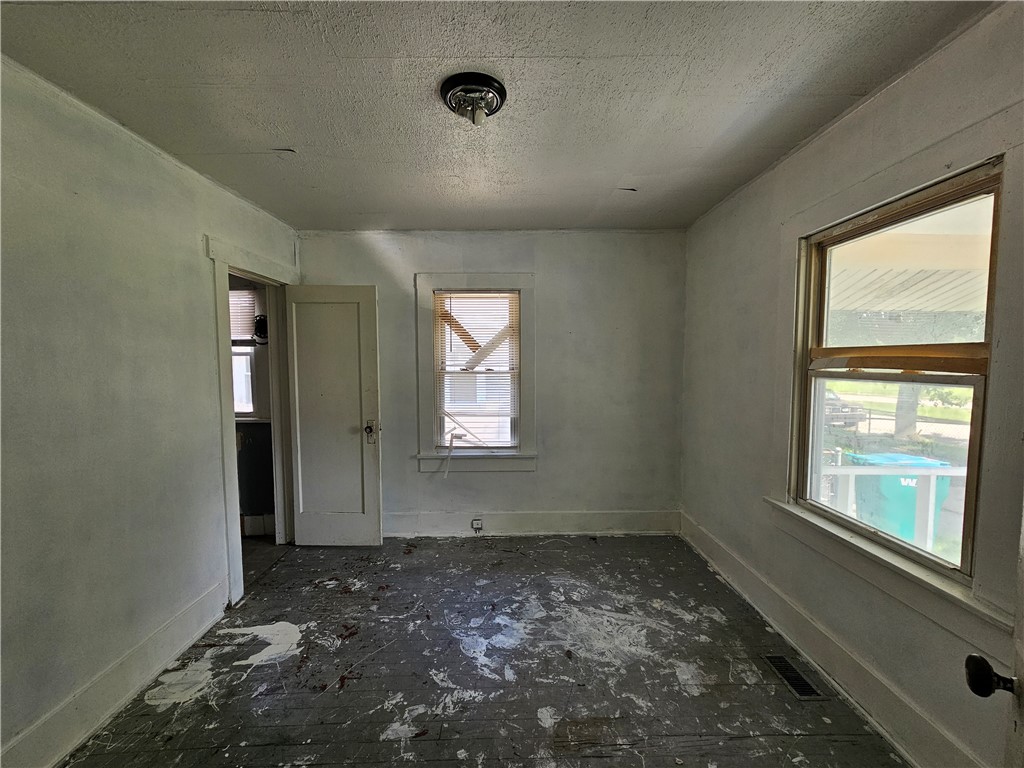 1746 Locust Street Property Photo 6
