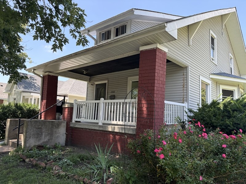 2800 Pine Avenue Property Photo 2