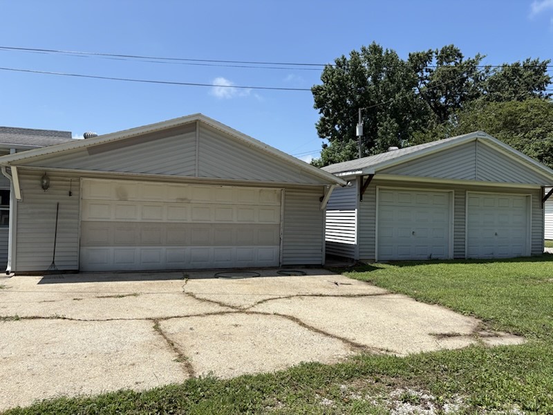2800 Pine Avenue Property Photo 4