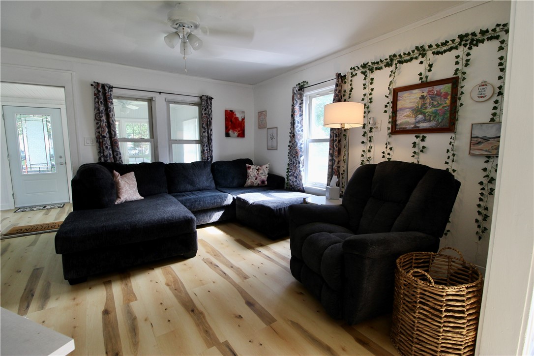 3221 Champaign Avenue Property Photo 5