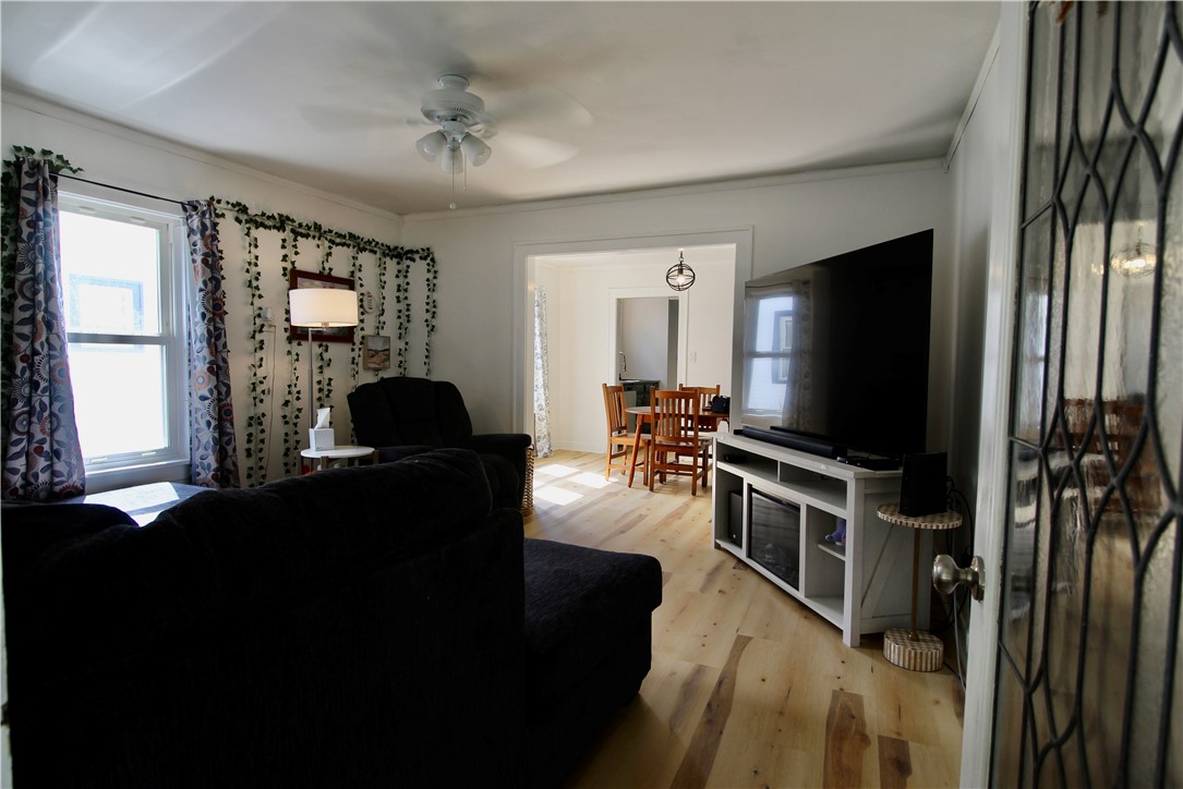 3221 Champaign Avenue Property Photo 6
