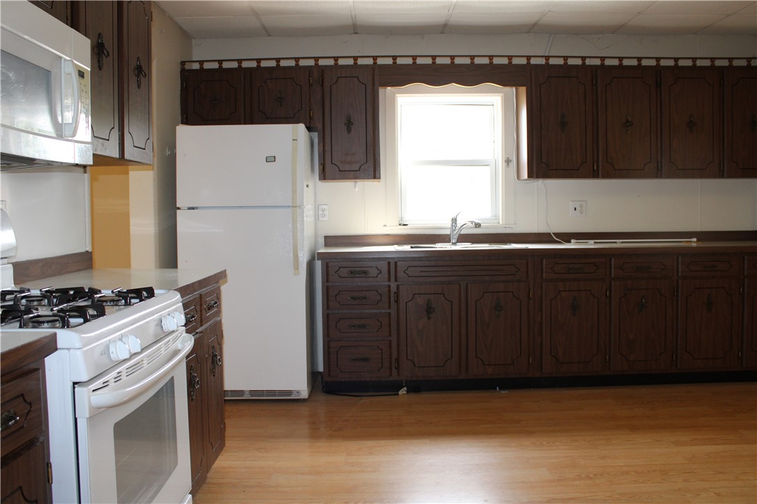 390 W 2nd Street Property Photo 5