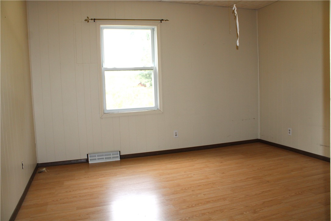 390 W 2nd Street Property Photo 8