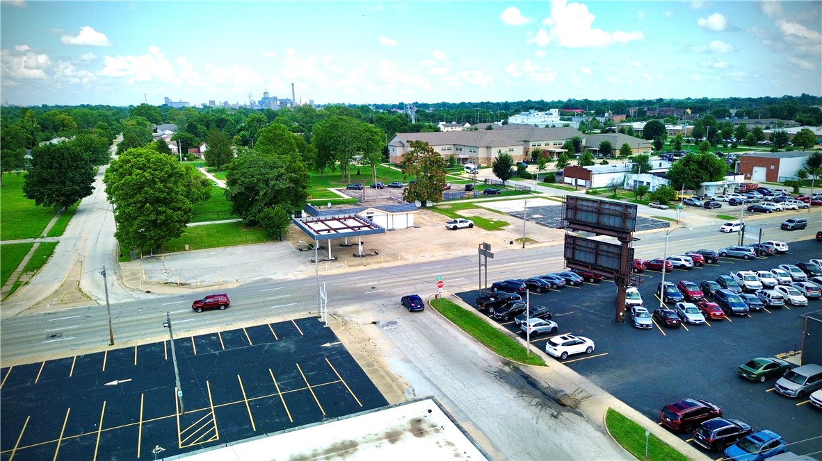 1058 N Water Street Property Photo 2