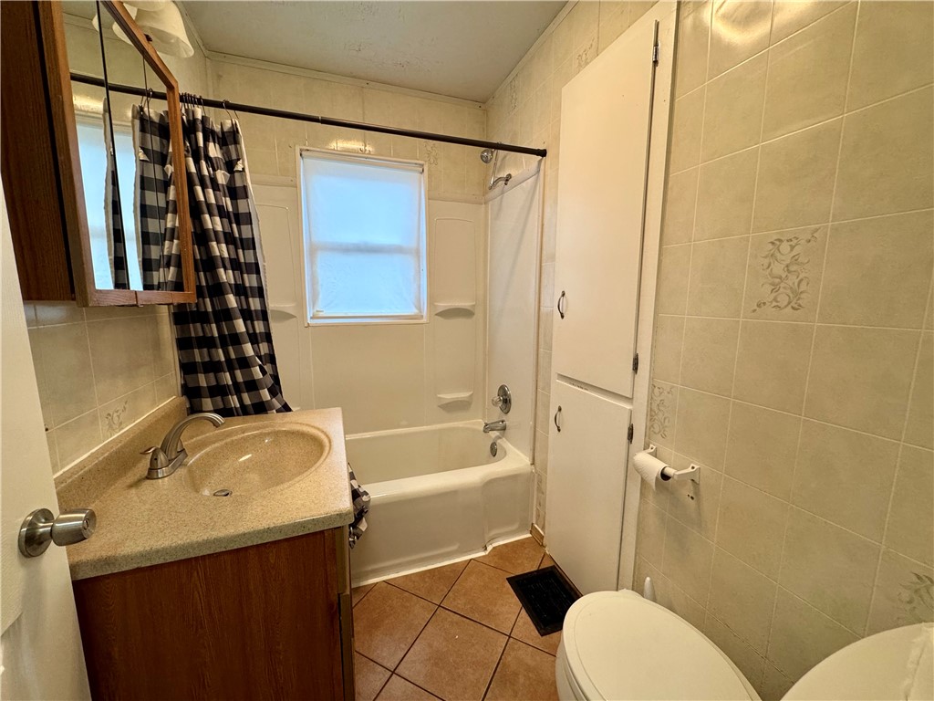 3317 Richmond Avenue Property Photo 8