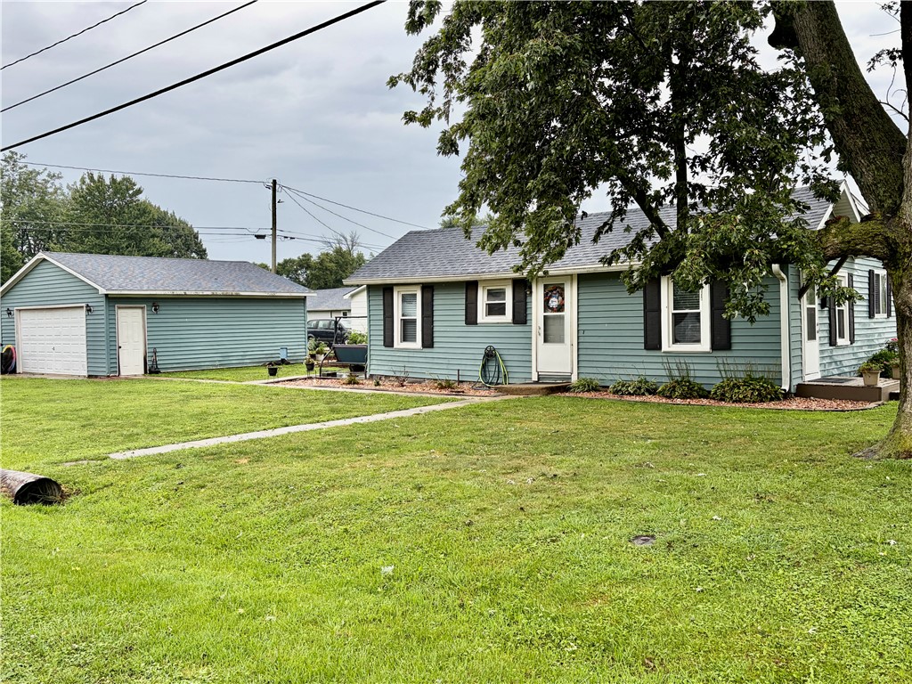 311 N Edwards Street Property Photo 3