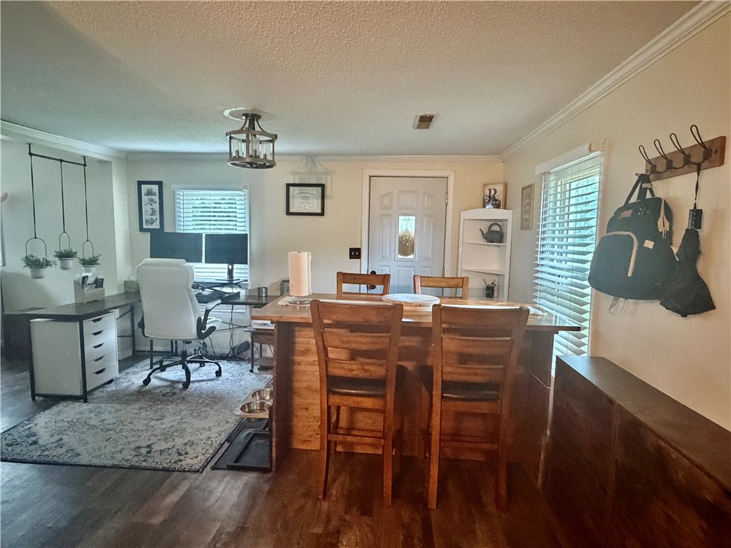 311 N Edwards Street Property Photo 11