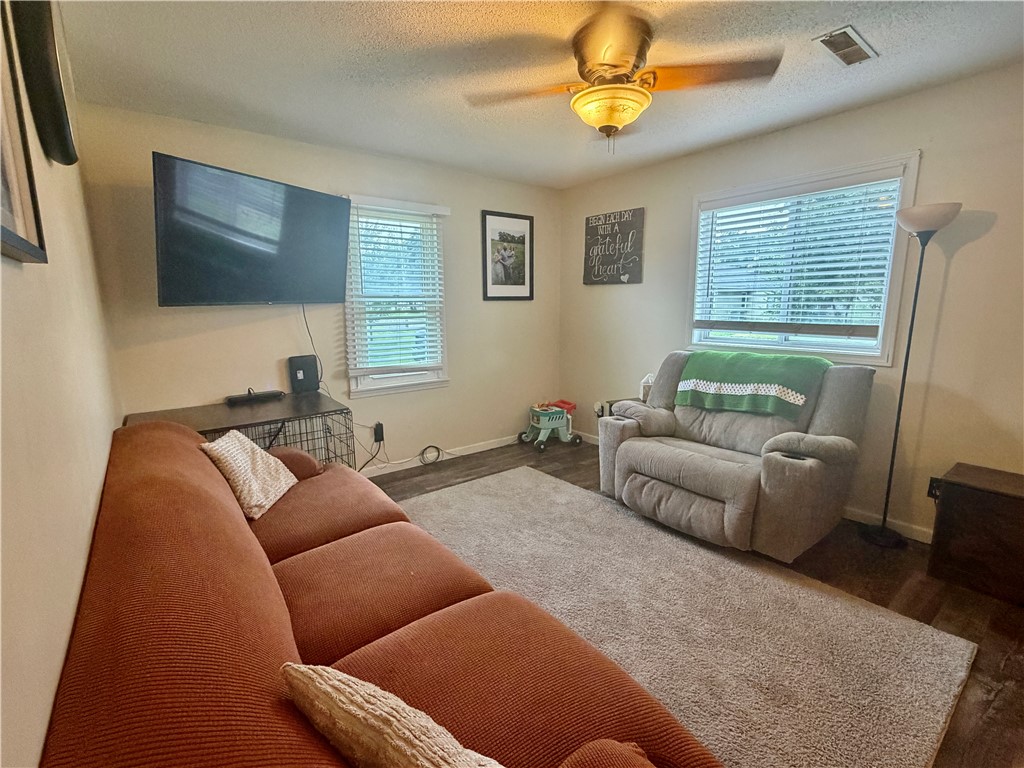 311 N Edwards Street Property Photo 14