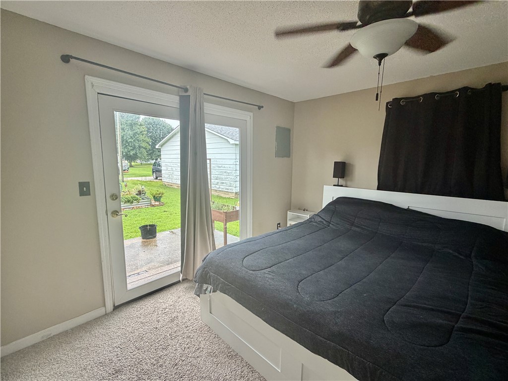 311 N Edwards Street Property Photo 16