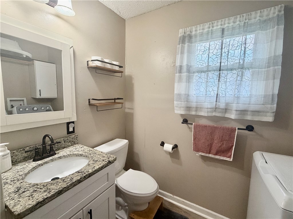 311 N Edwards Street Property Photo 17