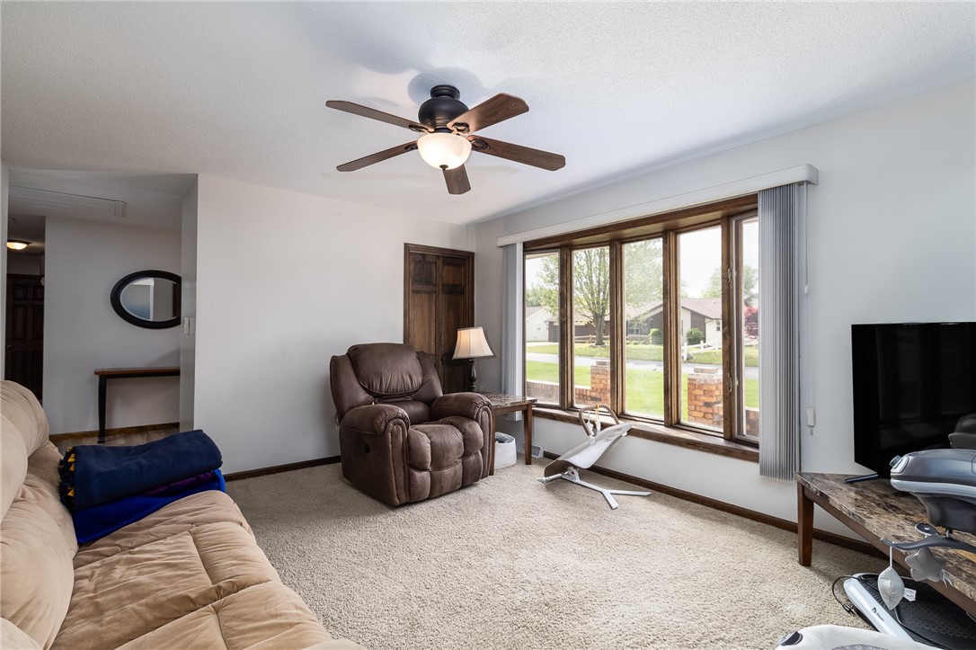 906 Flame Avenue Property Photo 8