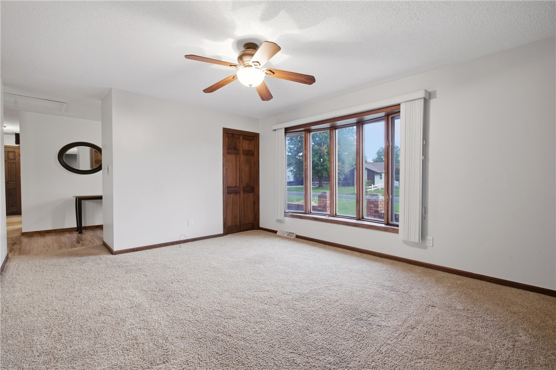 906 Flame Avenue Property Photo 8