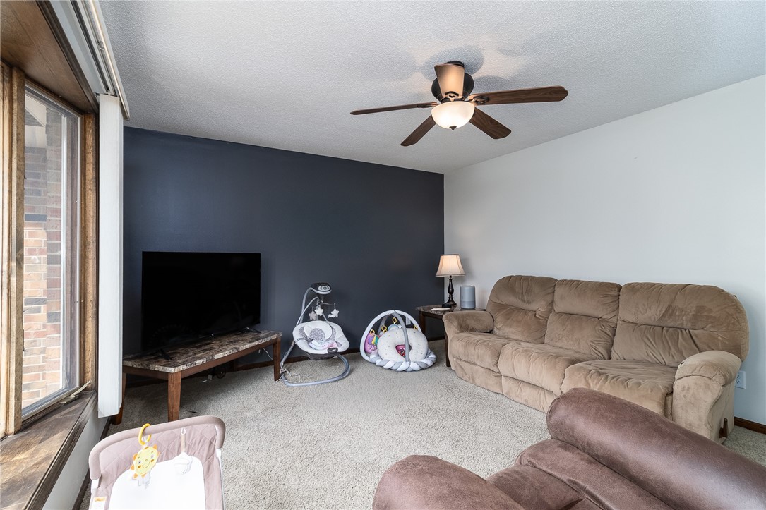 906 Flame Avenue Property Photo 9