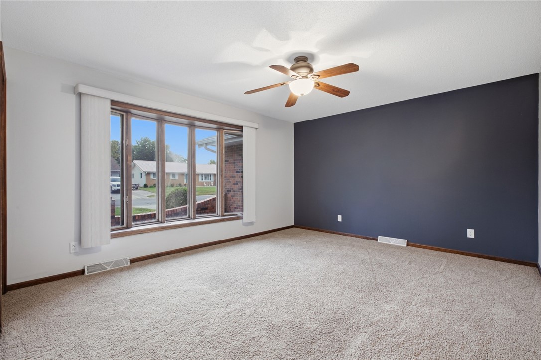 906 Flame Avenue Property Photo 9
