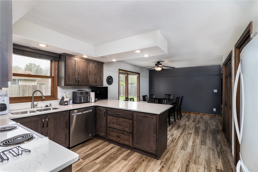 906 Flame Avenue Property Photo 10
