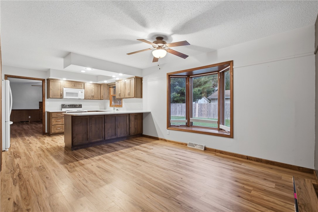 906 Flame Avenue Property Photo 10
