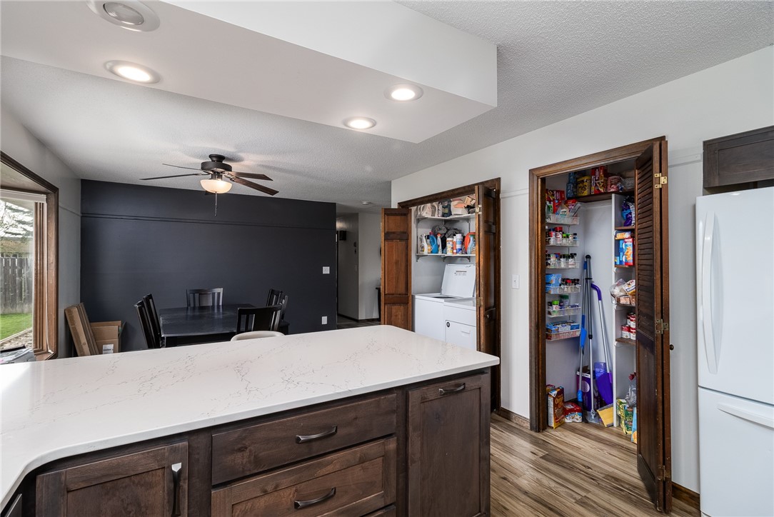 906 Flame Avenue Property Photo 12