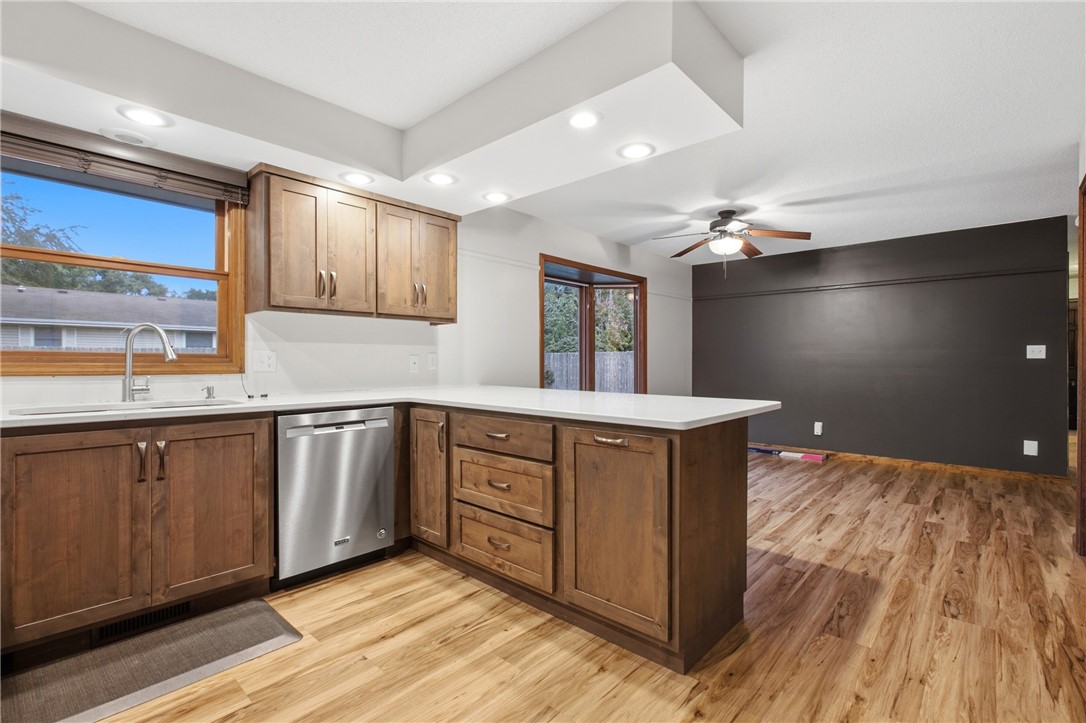 906 Flame Avenue Property Photo 12