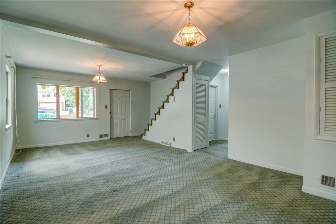 540 W Main Street Property Photo 5