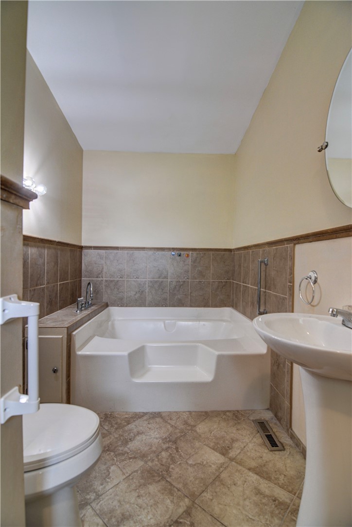540 W Main Street Property Photo 14