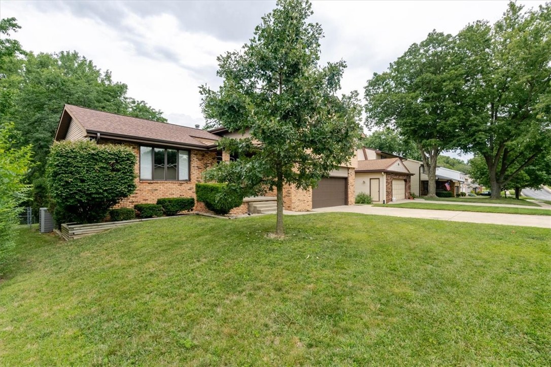 512 W Ash Avenue Property Photo 2