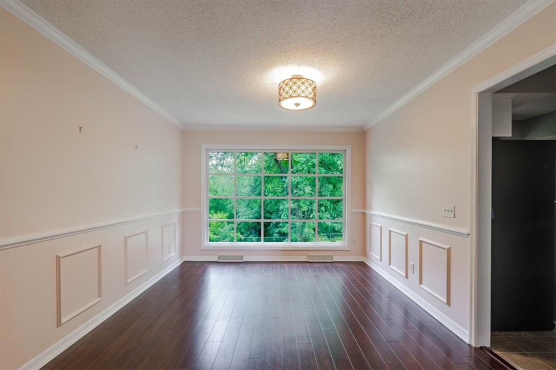 512 W Ash Avenue Property Photo 8