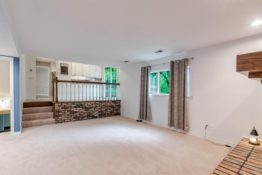 512 W Ash Avenue Property Photo 18
