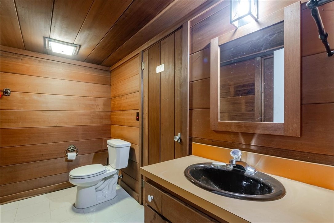 512 W Ash Avenue Property Photo 35