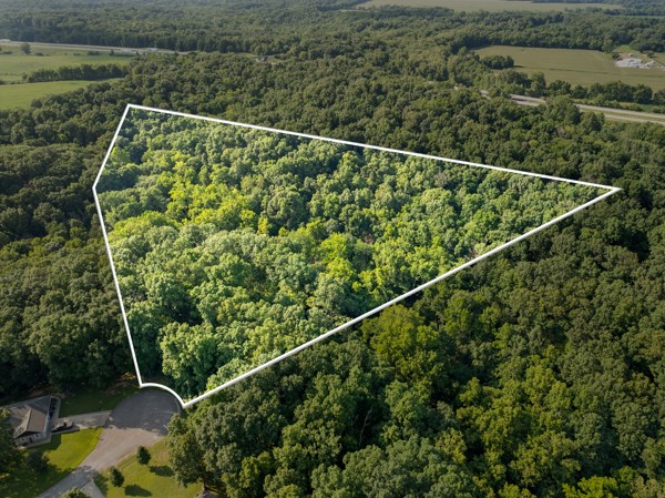 Robin Lane Property Photo 3